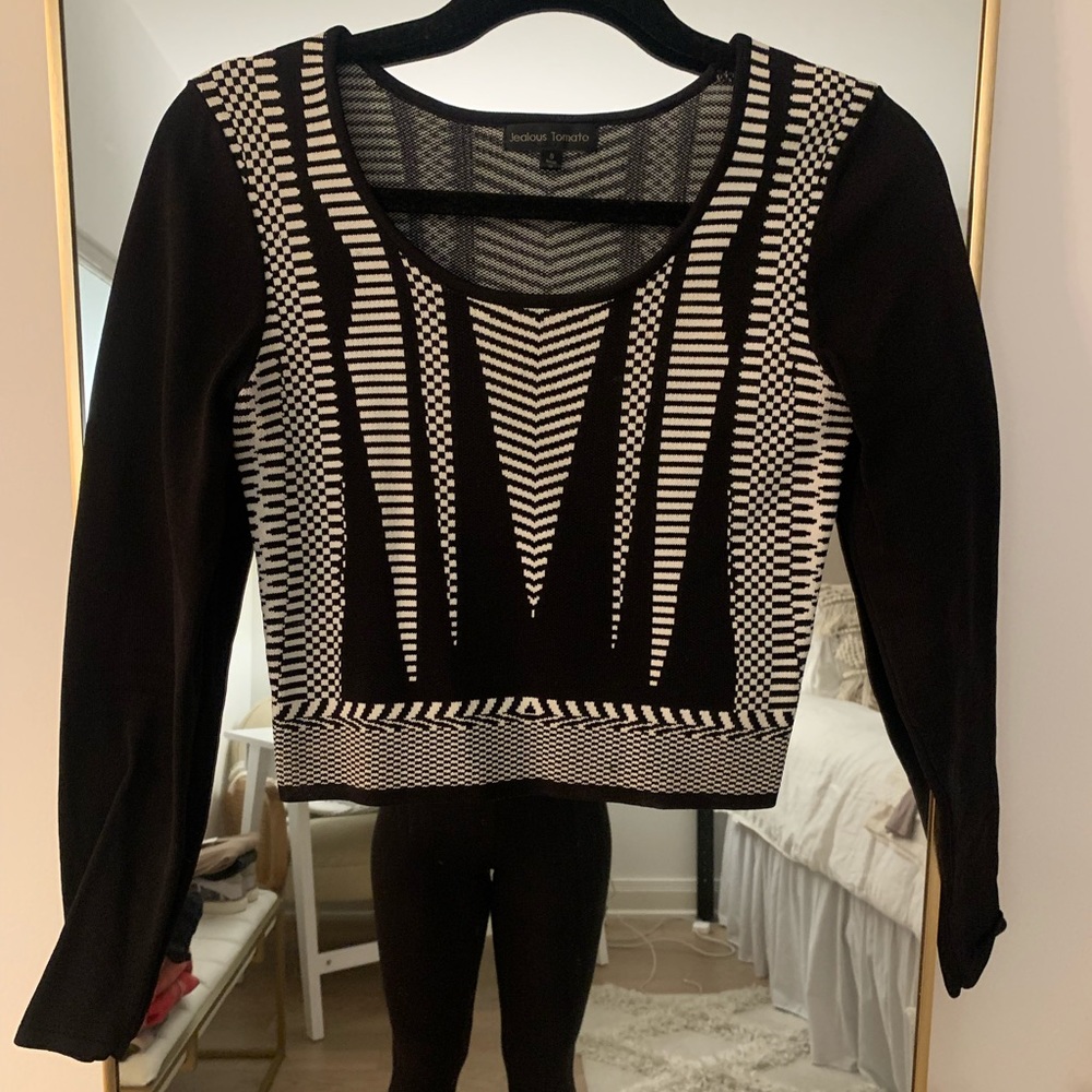Black and White Long Sleeve Crop Top